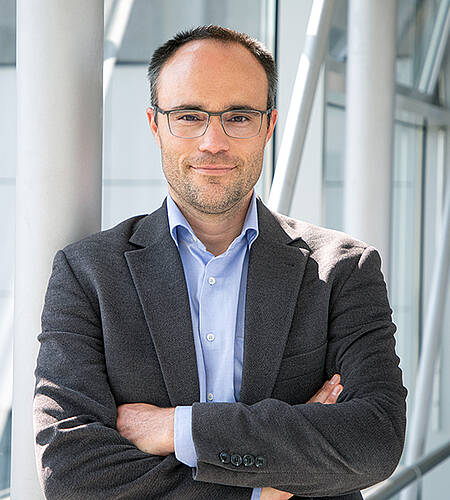 Dr. Dominik Brammen Dr. Dominik Brammen