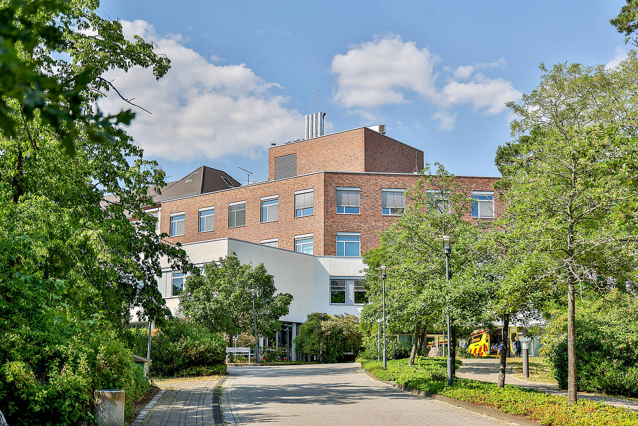 Einfahrt zur Lungenklinik Lostau